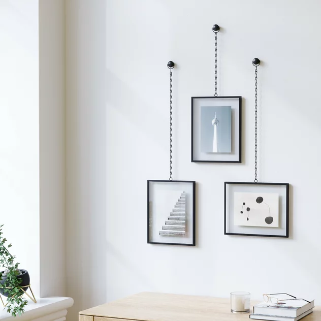 Set Of 3 black Metal Hanging Photo Frames 20x25 Cm Fotochain - Umbra - Image 2
